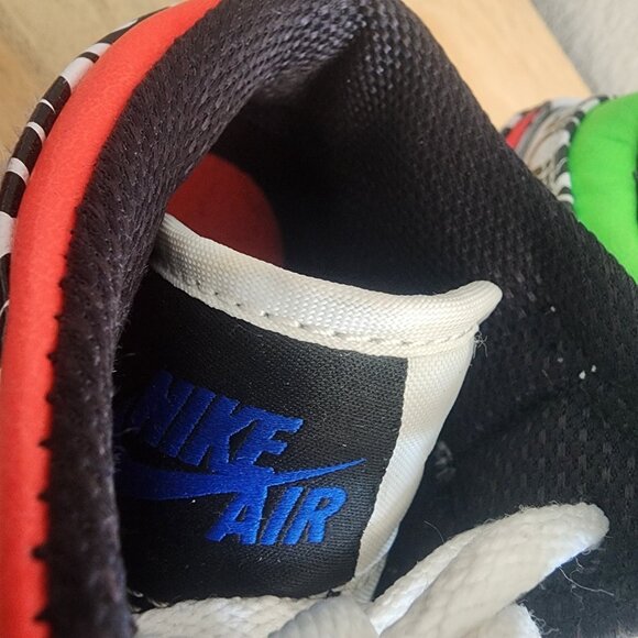 Nike Air Jordan 1 Mid All Over Print Logos Boys Size 4Y 554724-119 - Picture 11 of 13